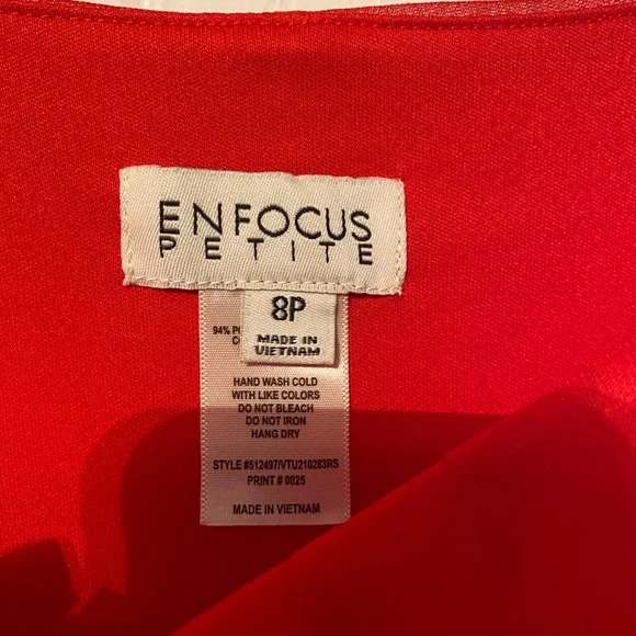 EN FOCUS PETITE red & navy w/ white polka dot dress size: 8p - Picture 6 of 6